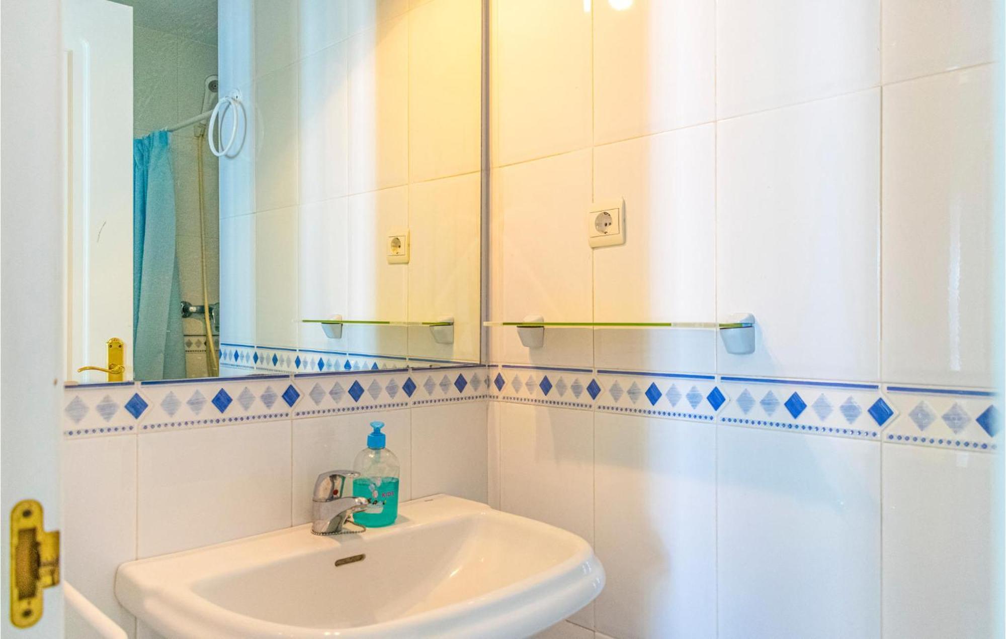 Lovely Apartment In Marbella With Kitchenette 외부 사진