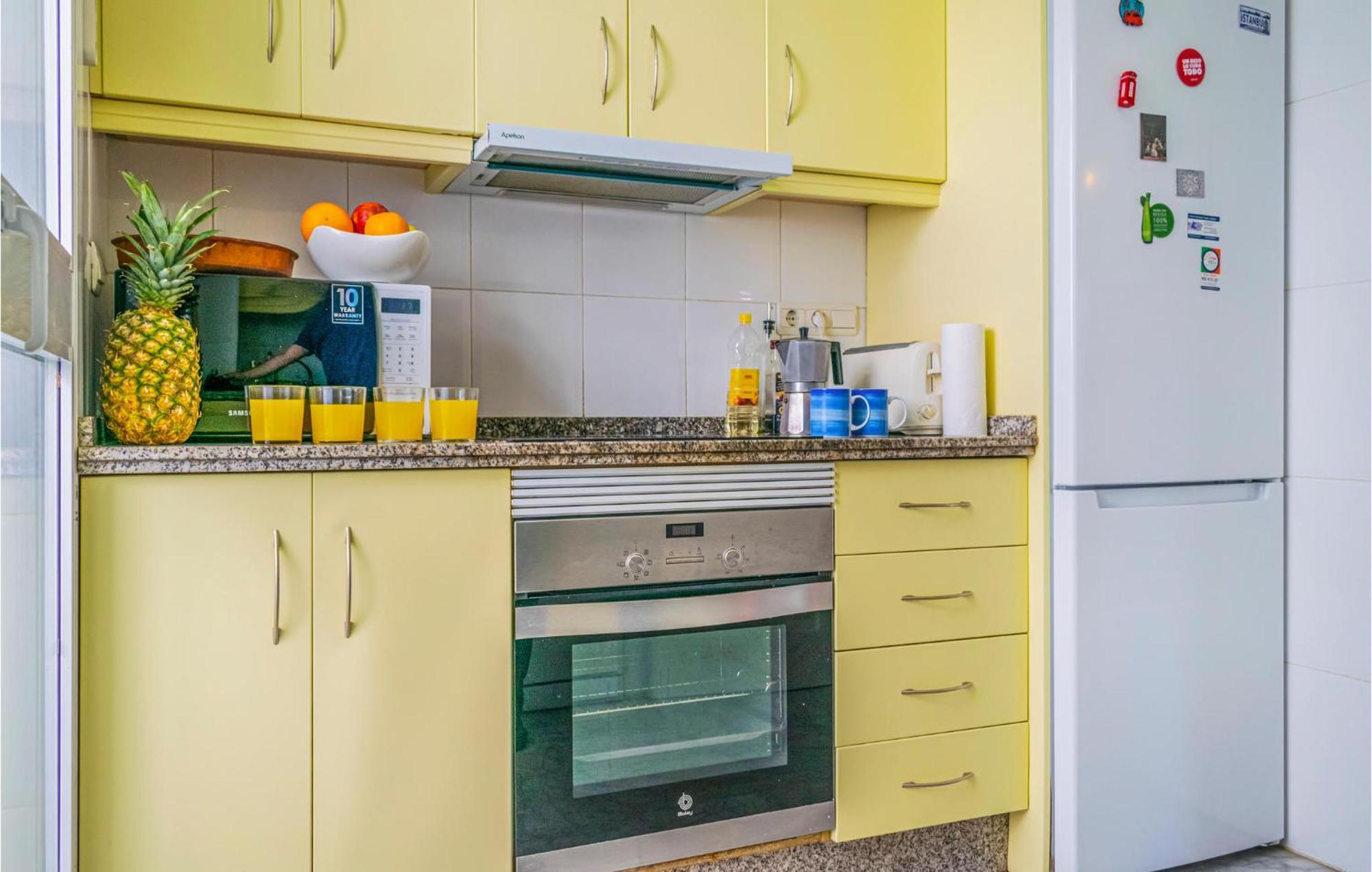 Lovely Apartment In Marbella With Kitchenette 외부 사진