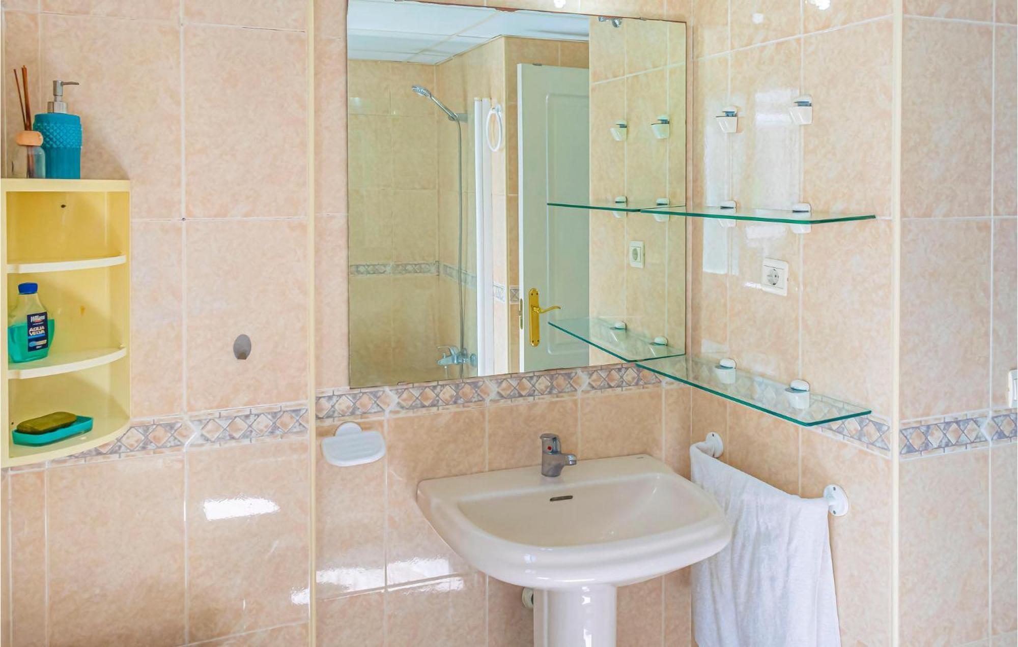 Lovely Apartment In Marbella With Kitchenette 외부 사진